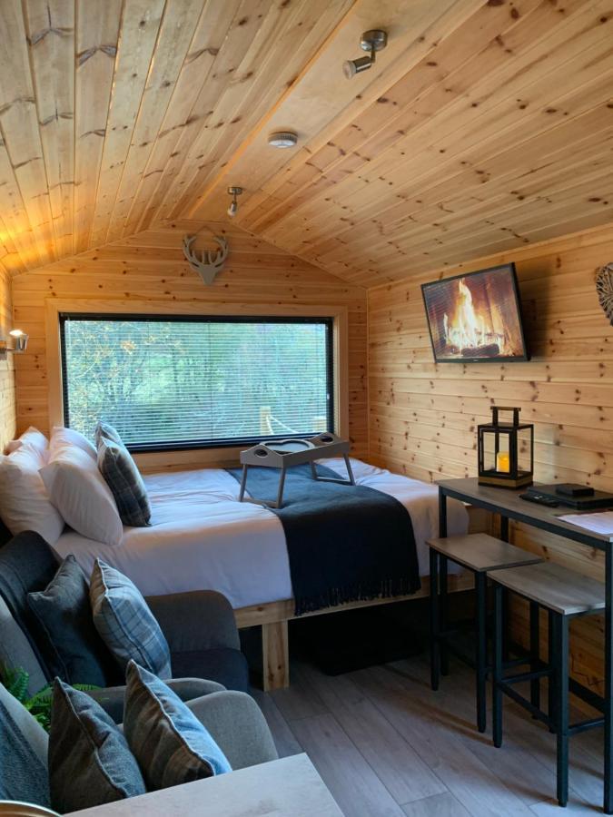 River Huts, Highland River Retreat With Hot Tub Inverness Exterior photo