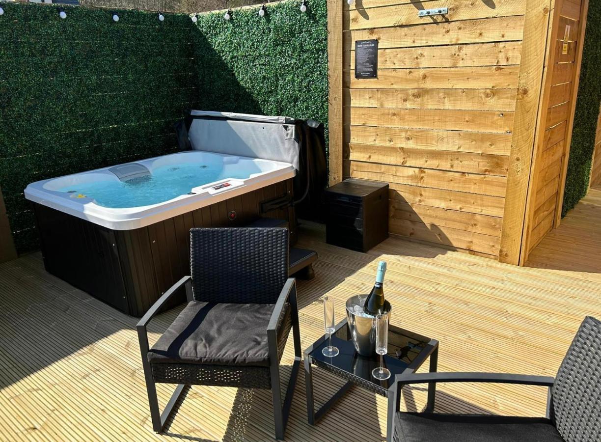 River Huts, Highland River Retreat With Hot Tub Inverness Exterior photo